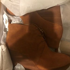 Micheal Kors Suede wedge...